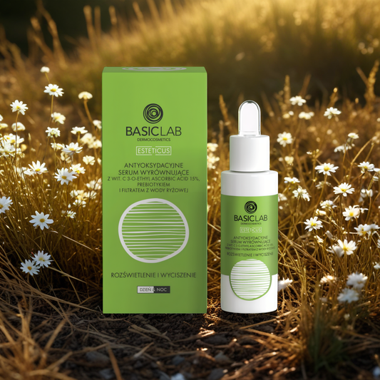 Antyoksydacyjne serum wyrównujące z wit. C 15% BASICLAB - Rozświetlenie i Wyciszenie - 30 ml