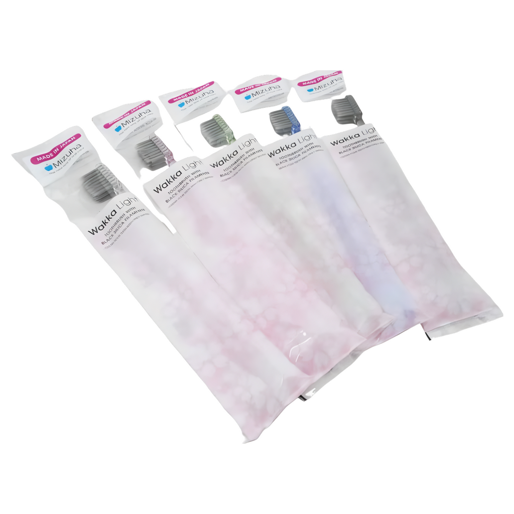 Szczoteczka do zębów z czarną krzemionką WAKKA Light Shinyei – 1 sztuka